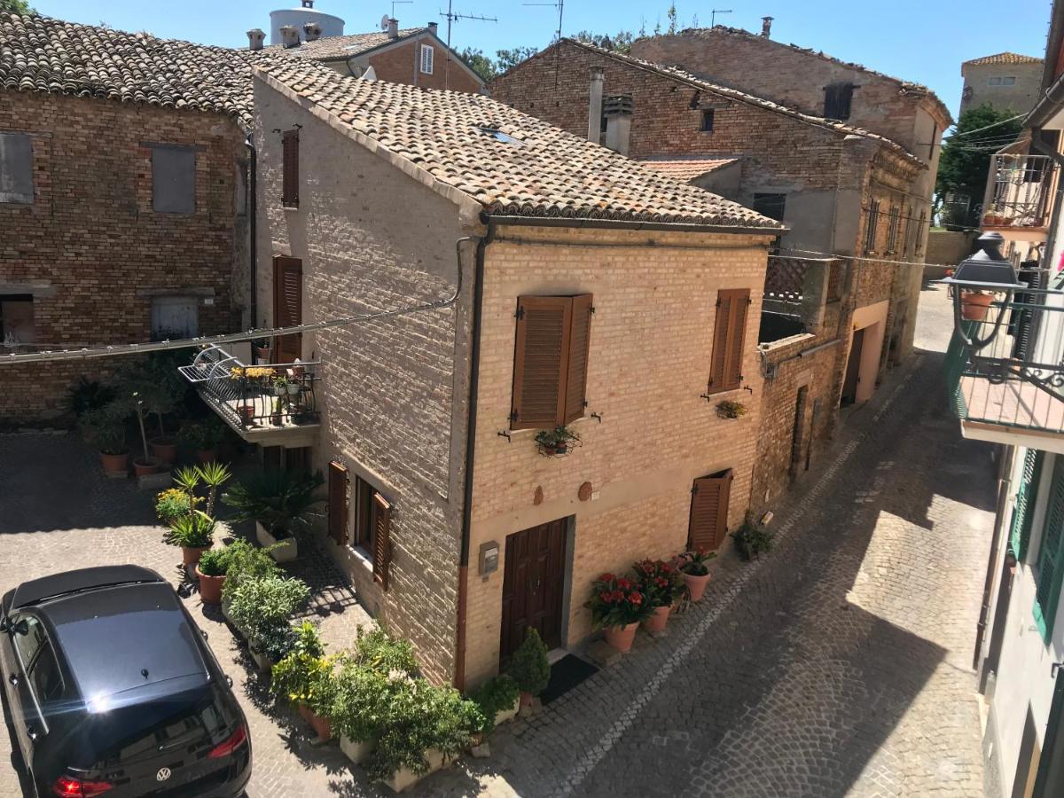 Bed and Breakfast La Trave à Montecosaro  Extérieur photo